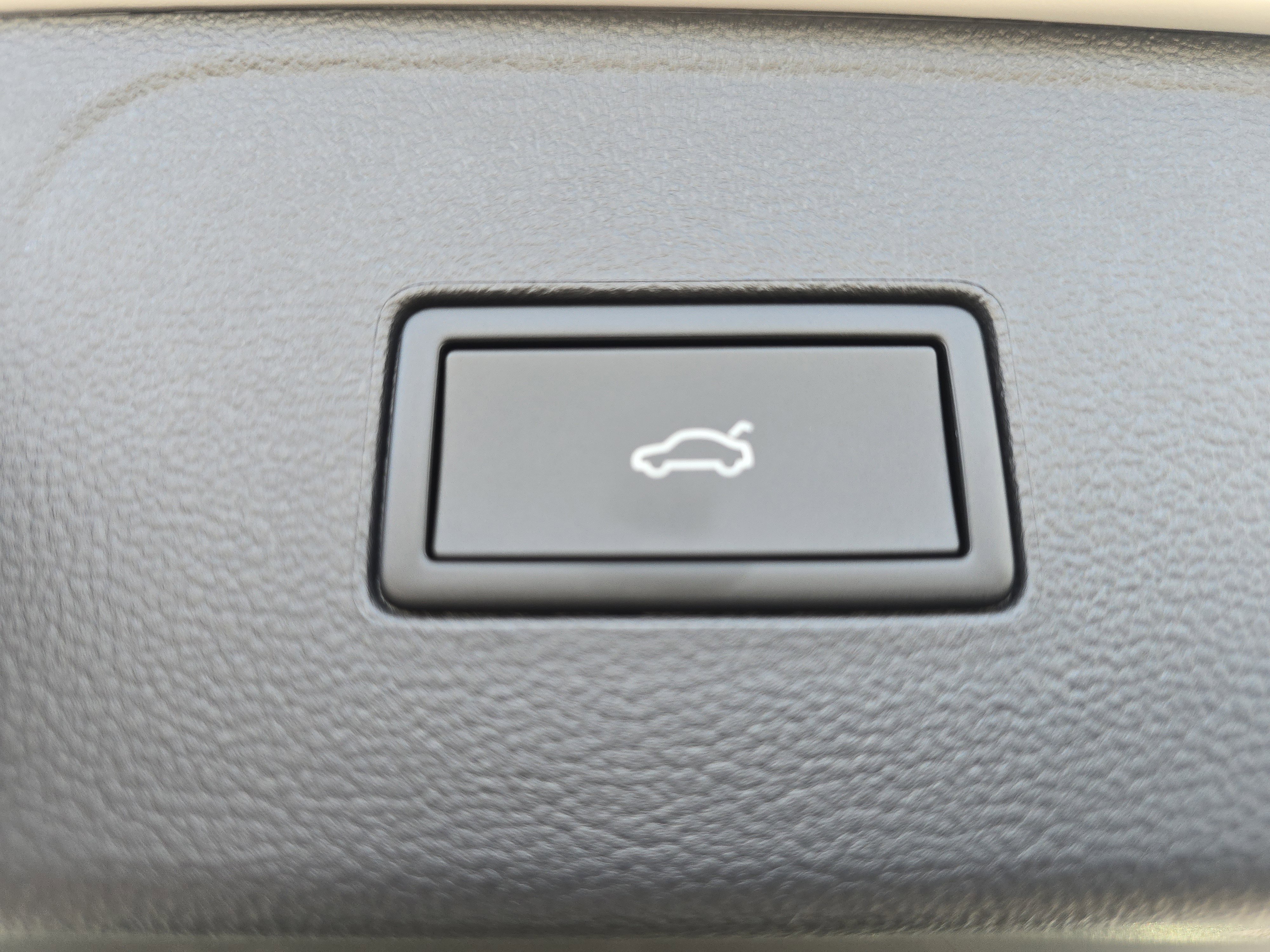 New 2026 Volkswagen Atlas SE image 16