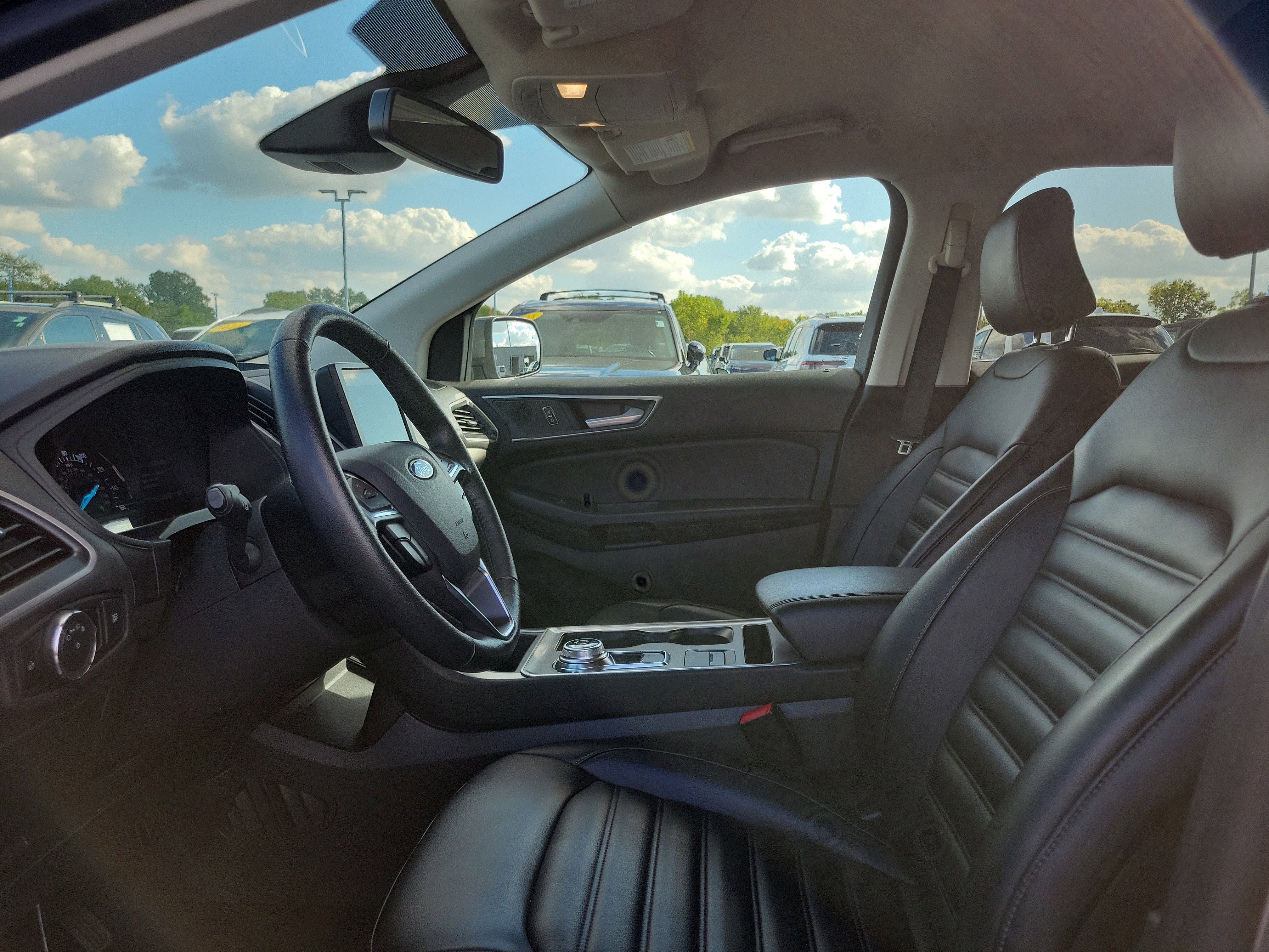 Used 2024 Ford Edge SEL AWD/4WD image 15