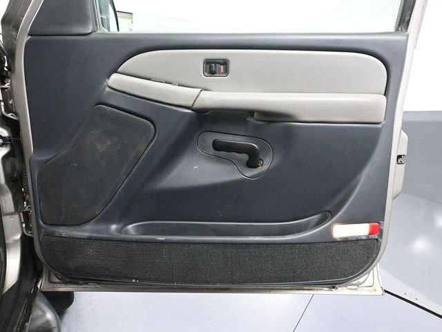 Used 2002 Chevrolet Suburban LS image 37
