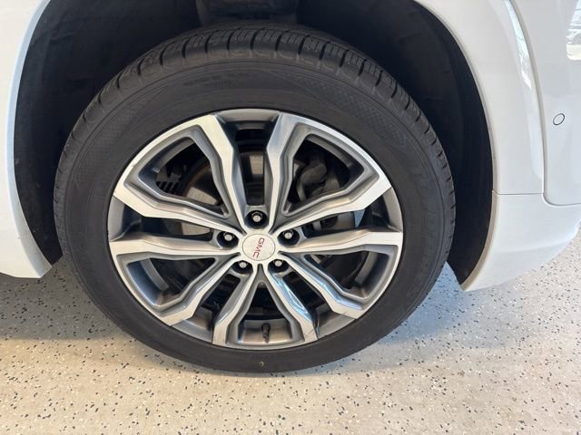 Used 2020 GMC Terrain Denali w/ GMC Pro Grade Package AWD/4WD image 14