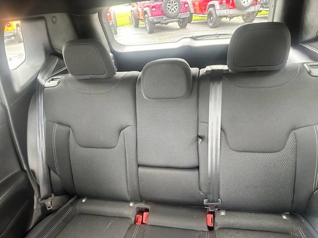 Used 2022 Jeep Renegade Altitude w/ Convenience Group AWD/4WD image 21