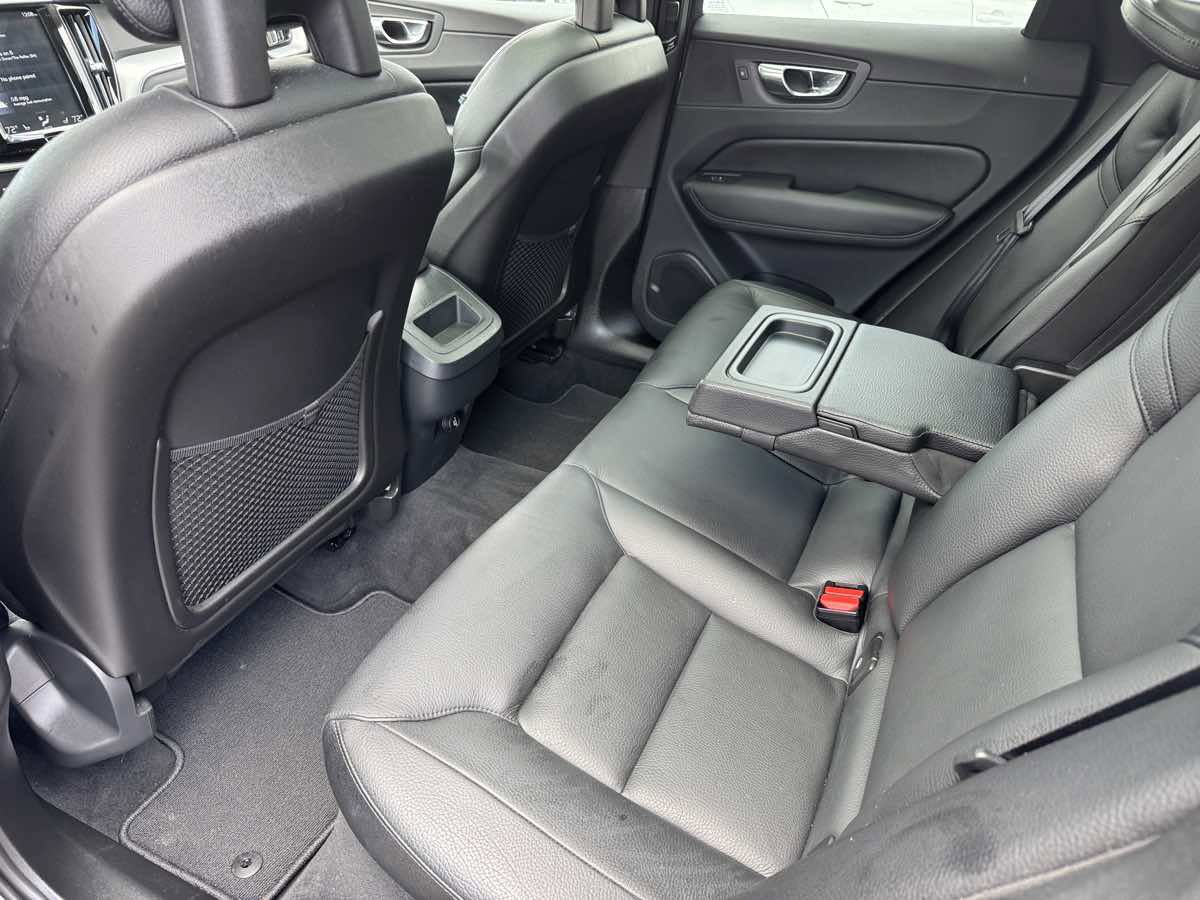 Used 2018 Volvo XC60 T6 Momentum w/ Convenience Package AWD/4WD image 20