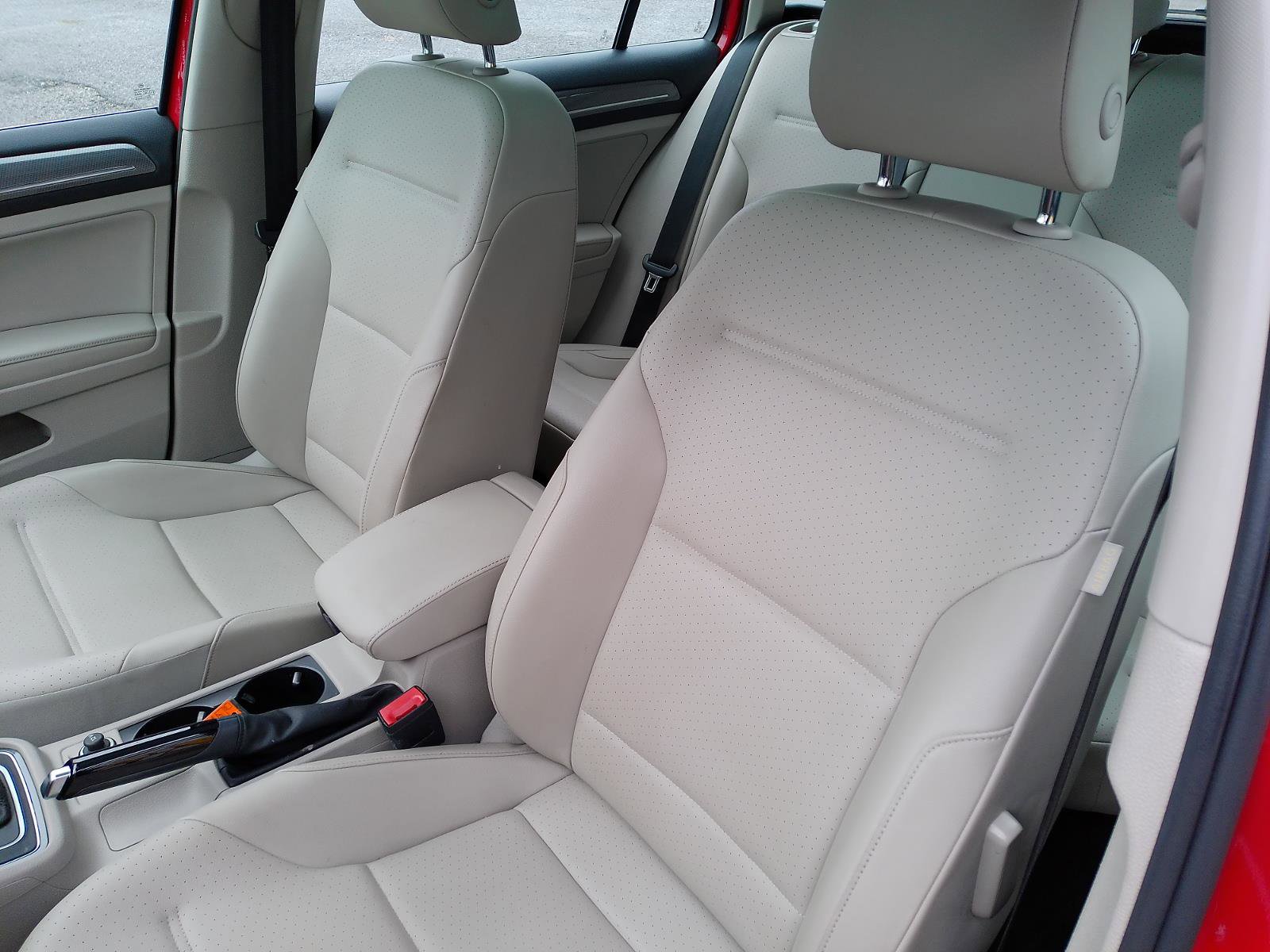 Used 2017 Volkswagen Golf Alltrack SE AWD/4WD image 15