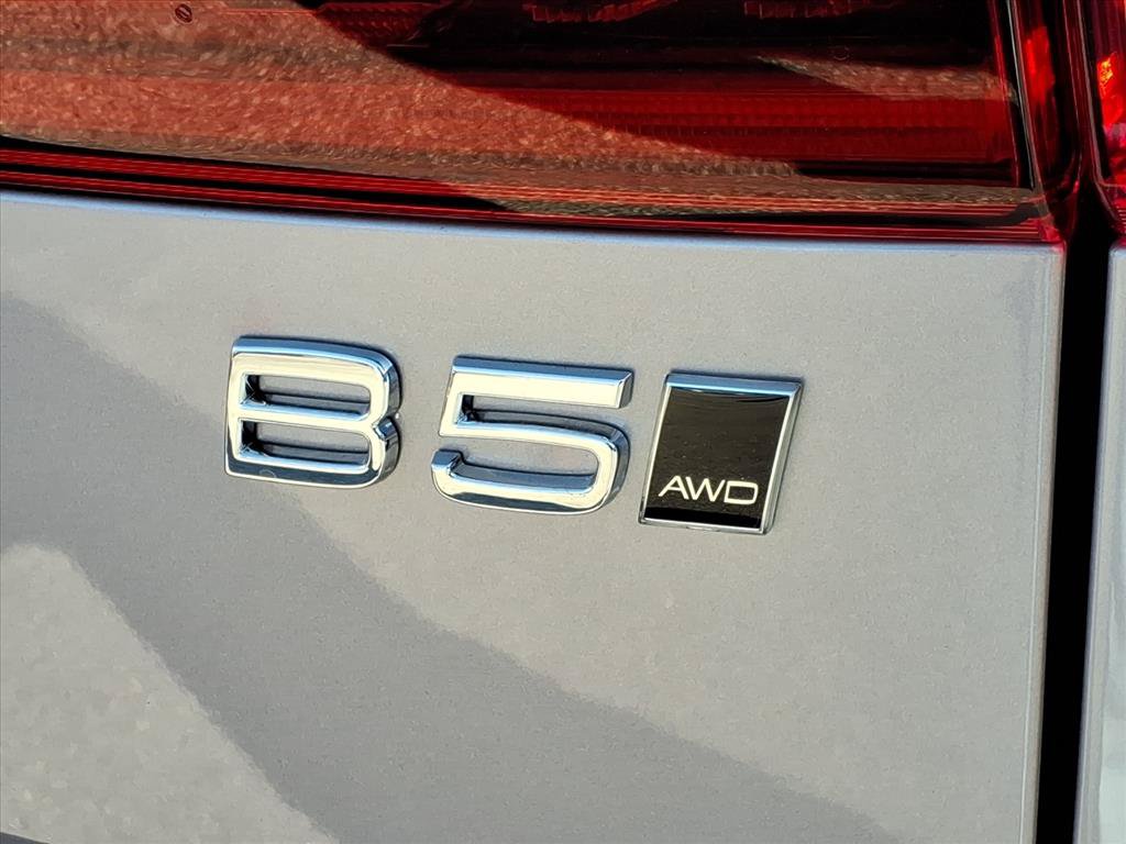 New 2026 Volvo XC60 B5 Core AWD/4WD image 6
