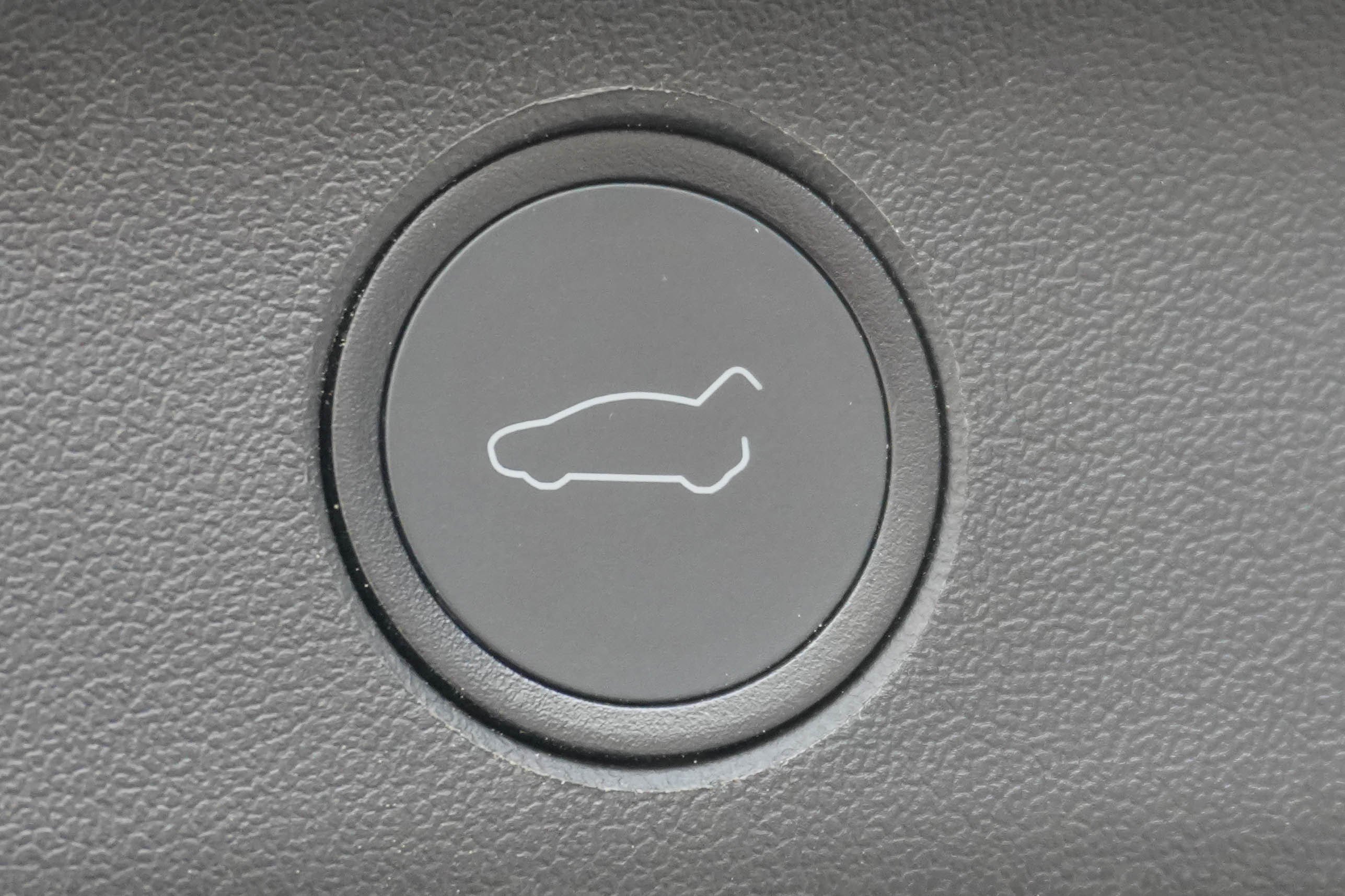 Used 2021 Tesla Model Y Long Range image 32