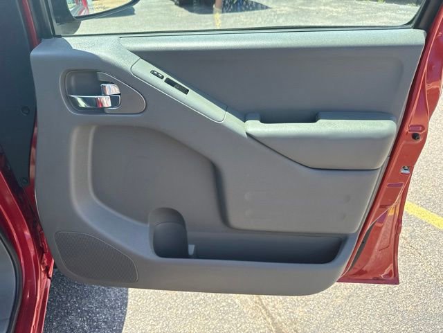 Used 2017 Nissan Frontier SV AWD/4WD image 16