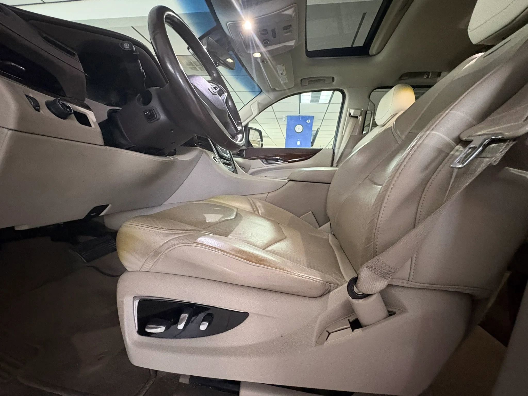 Used 2017 Cadillac Escalade ESV Luxury image 14