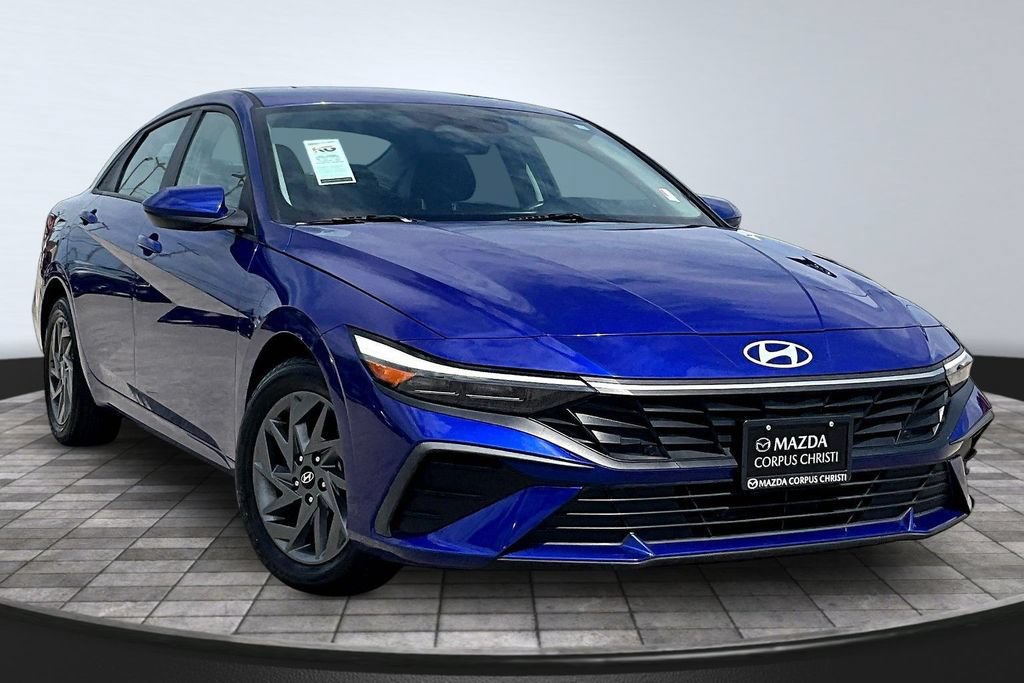 Used 2024 Hyundai Elantra SEL FWD image 4