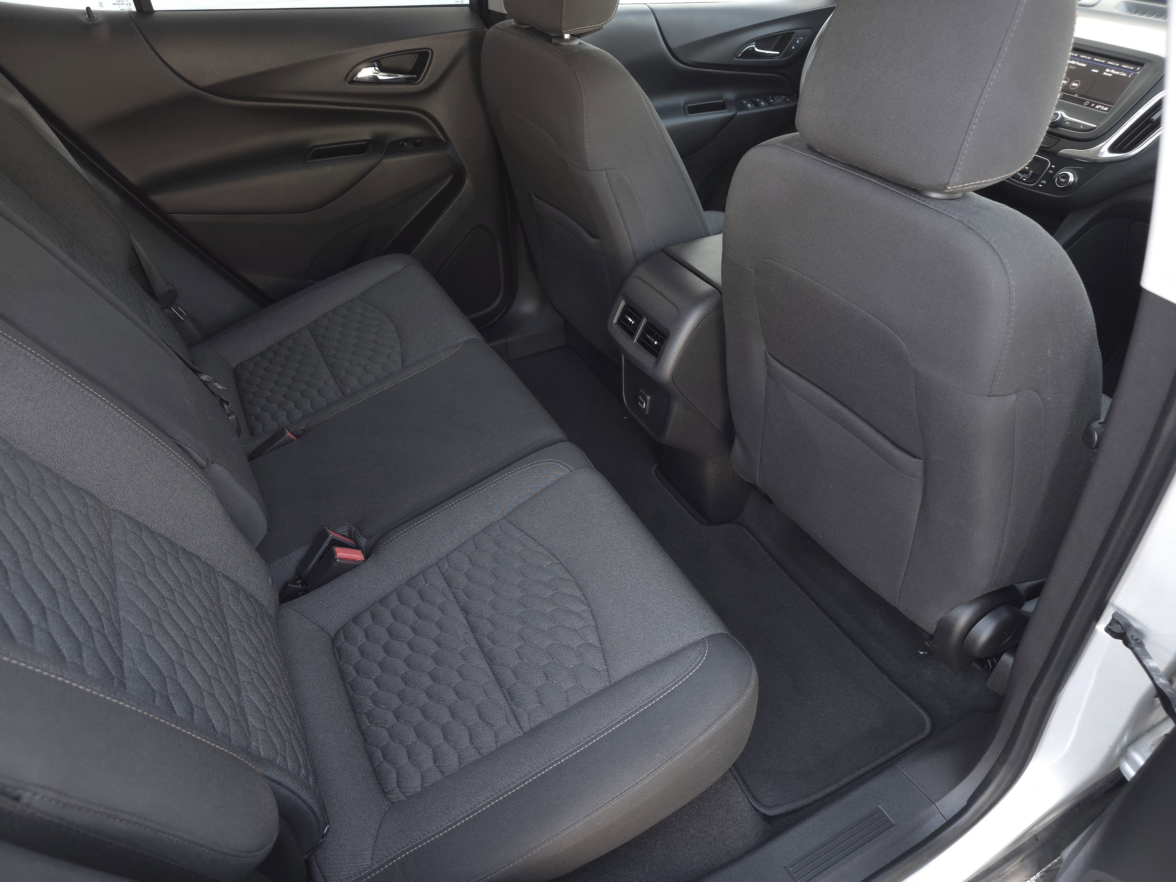 Used 2020 Chevrolet Equinox LT image 32