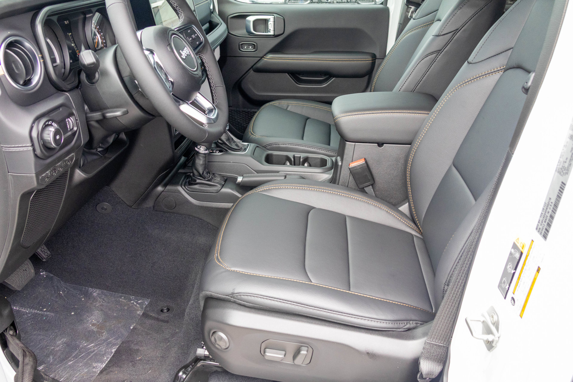 New 2027 Jeep Wrangler Unlimited Sahara AWD/4WD image 4