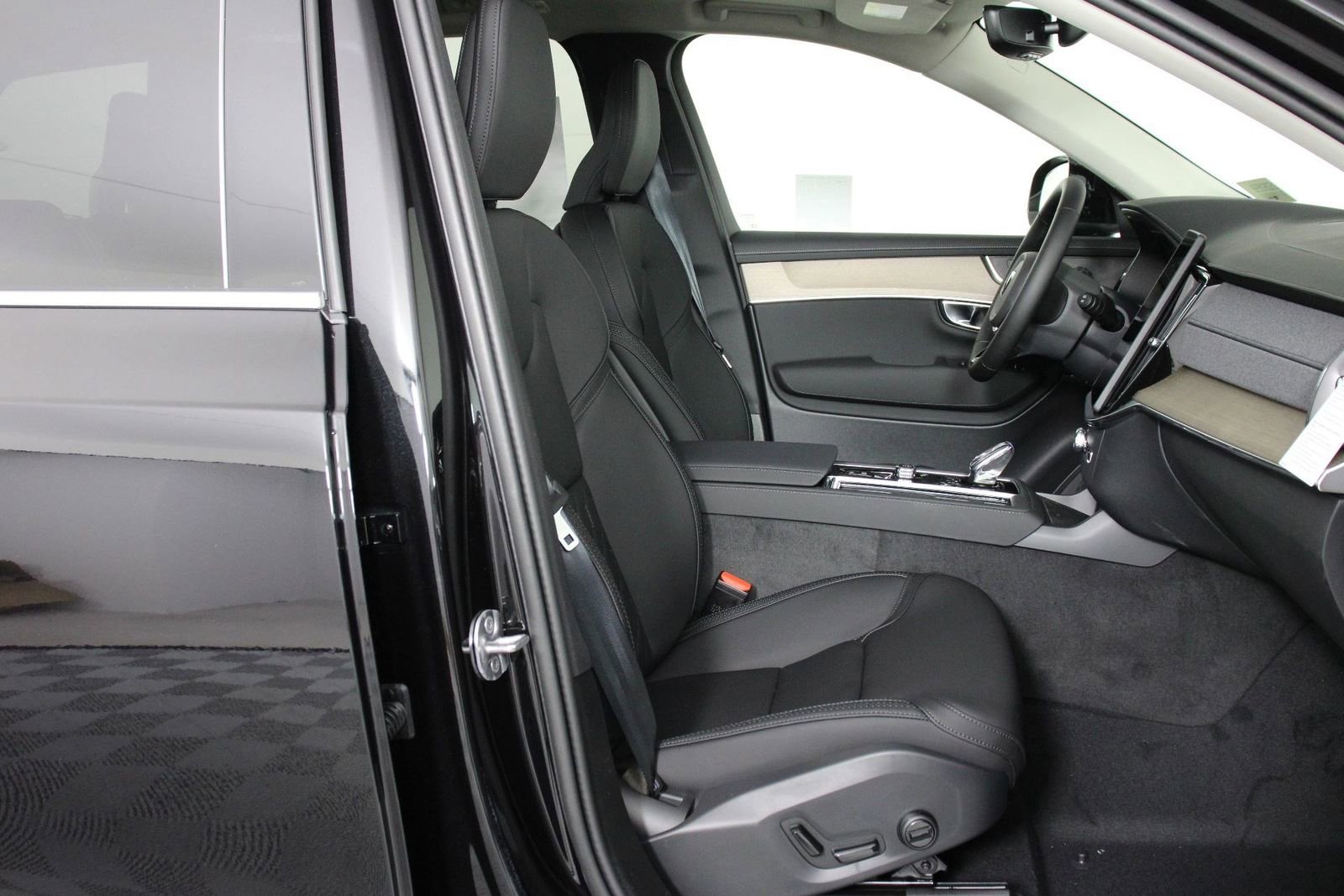 New 2026 Volvo XC90 T8 Core AWD/4WD image 10