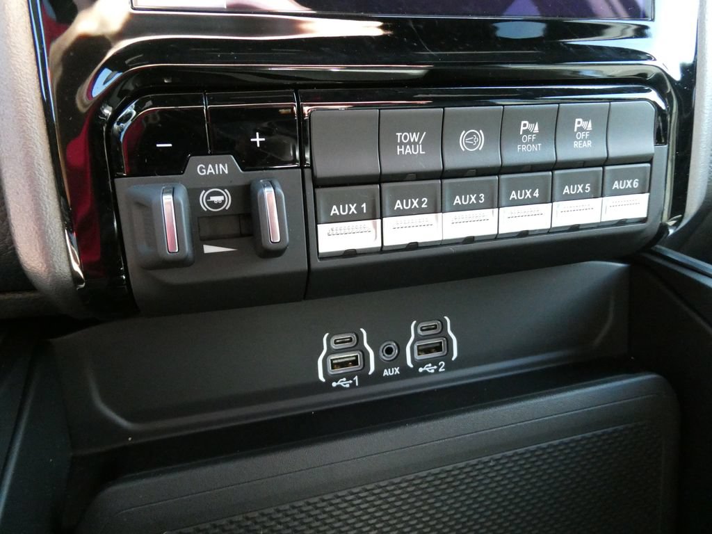Used 2026 RAM 3500 Big Horn AWD/4WD image 27