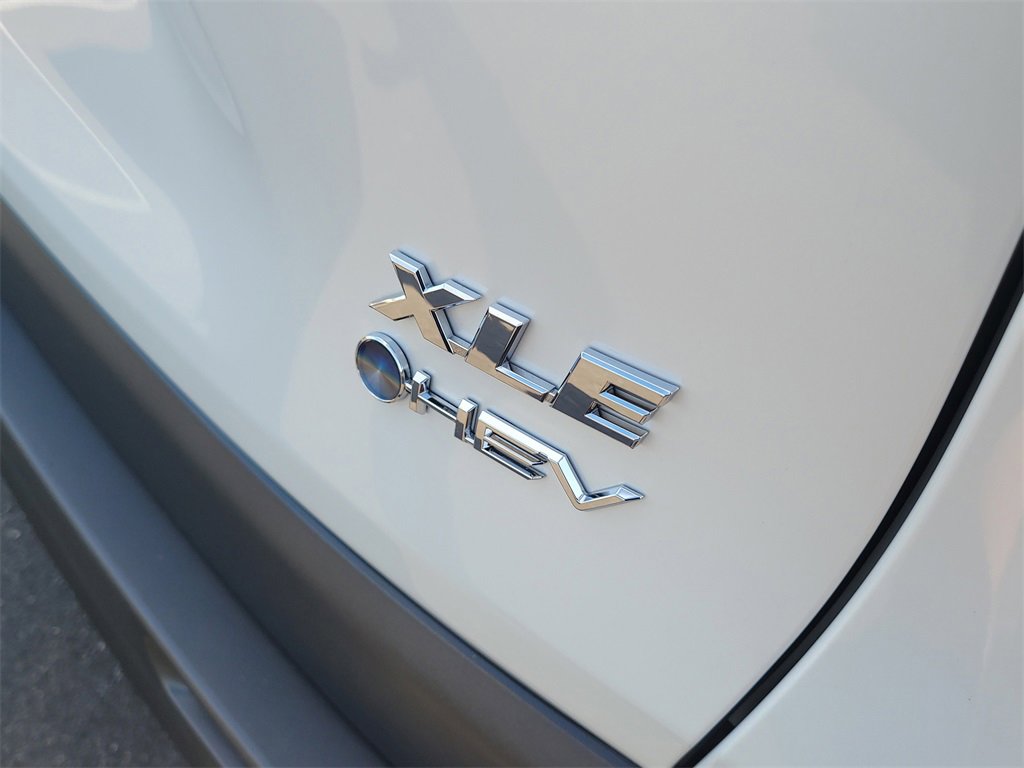 Used 2025 Toyota RAV4 XLE Premium image 6