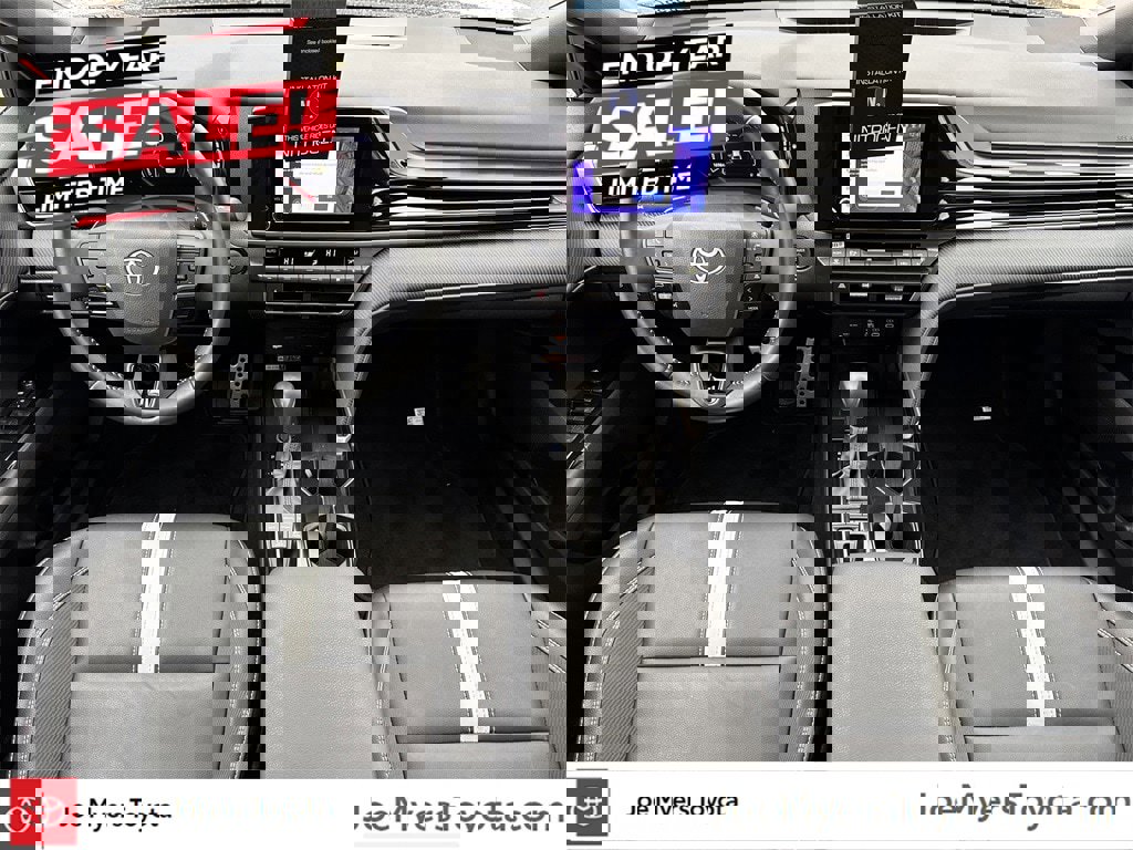 Used 2025 Toyota Camry SE image 12