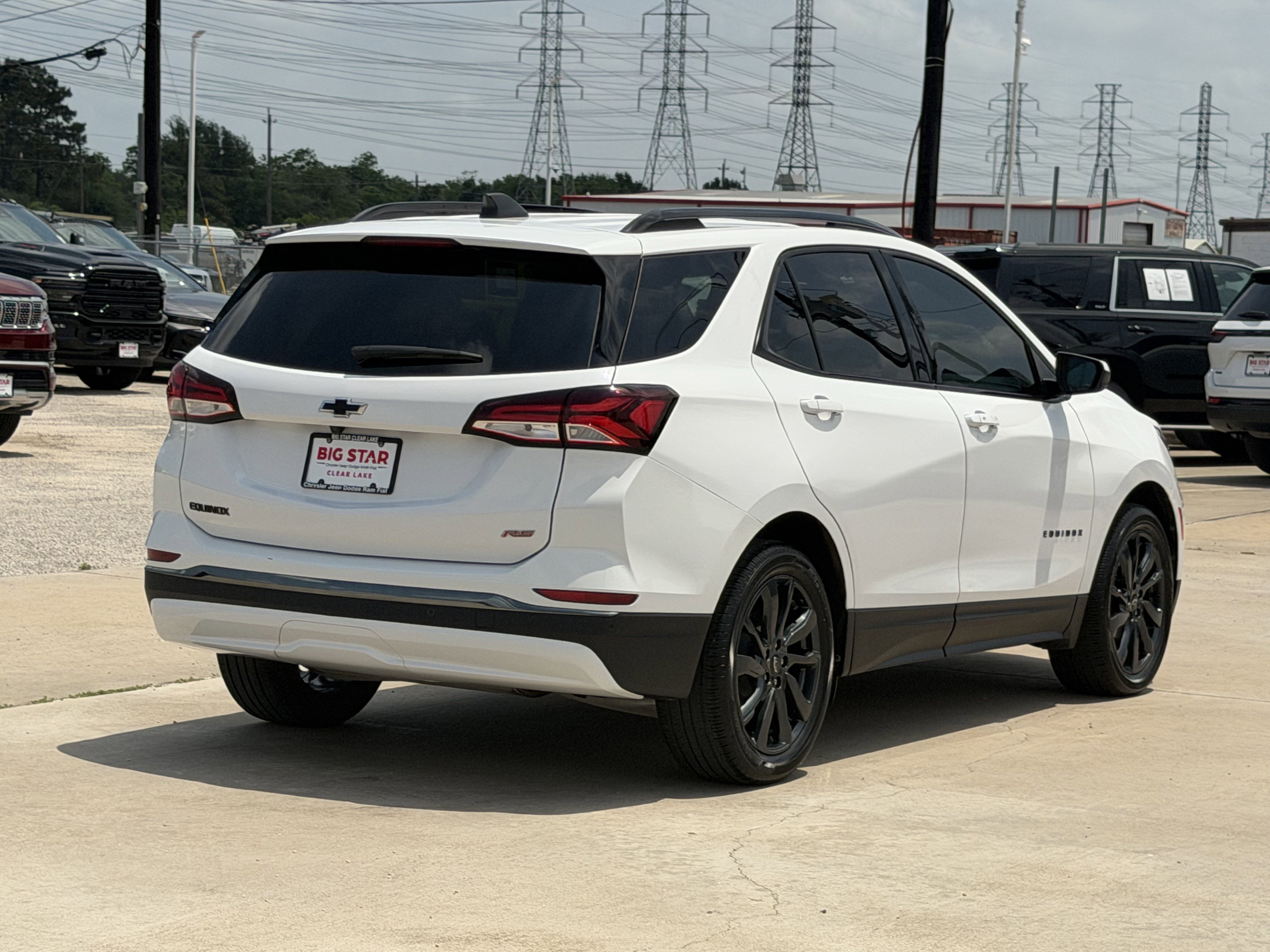 Used 2023 Chevrolet Equinox RS w/ LPO, Floor Liner Package FWD image 5
