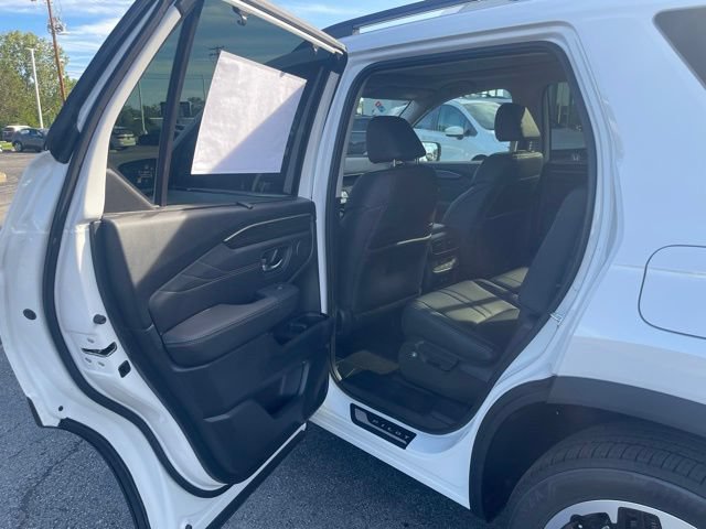 New 2026 Honda Pilot Touring image 18