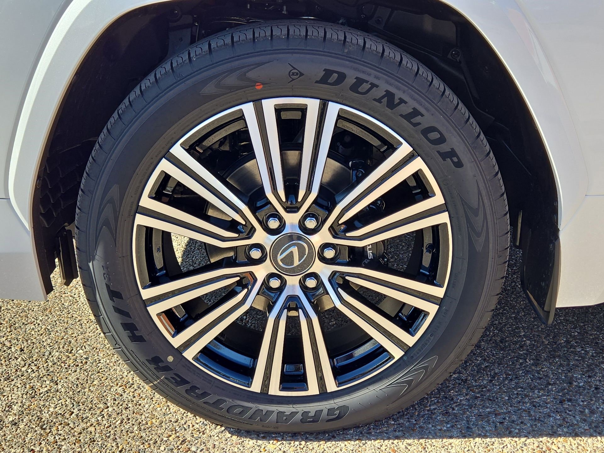 New 2026 Lexus LX 700h Luxury image 11