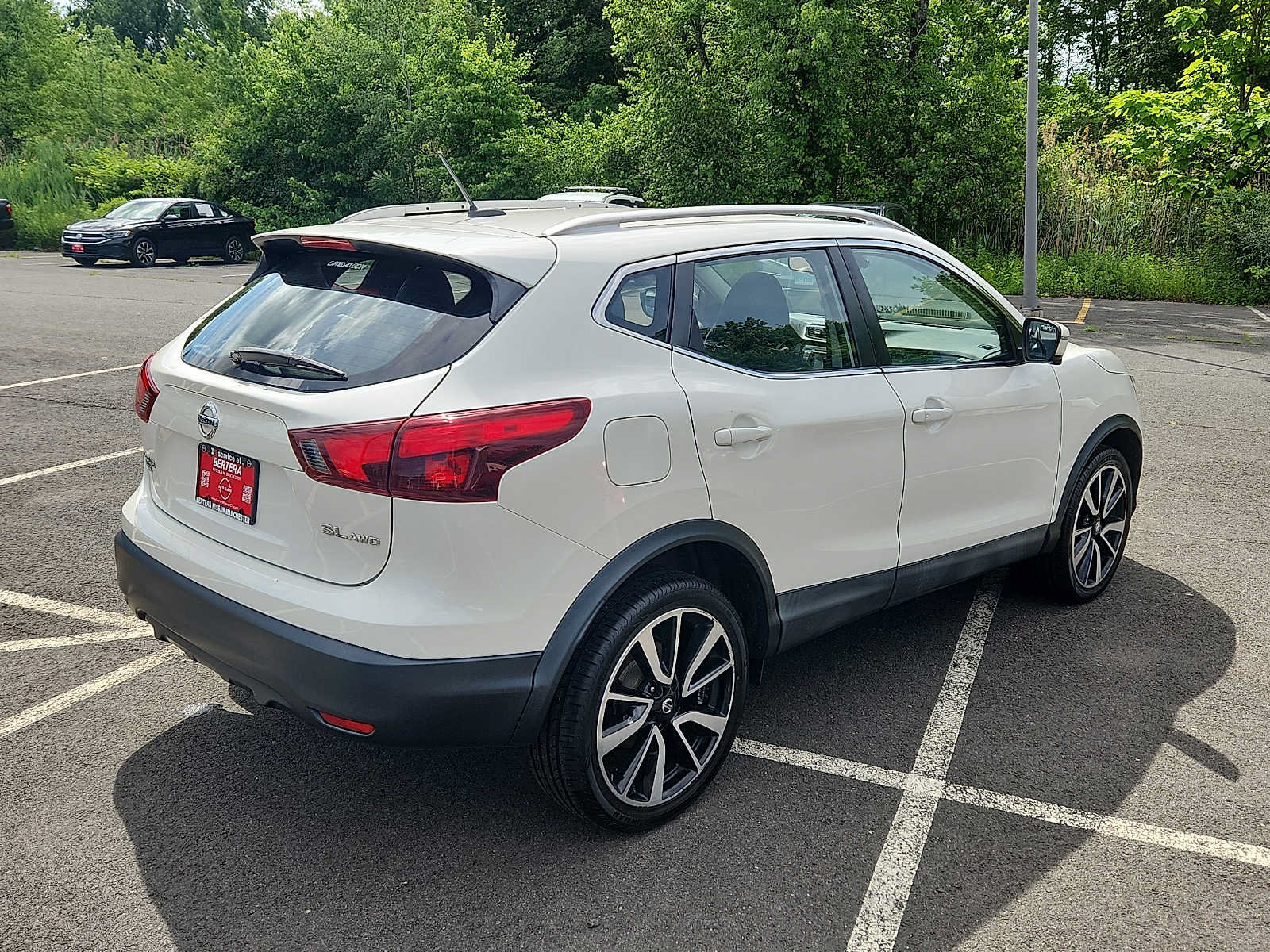 Used 2017 Nissan Rogue Sport SL w/ SL Premium Package AWD/4WD image 4