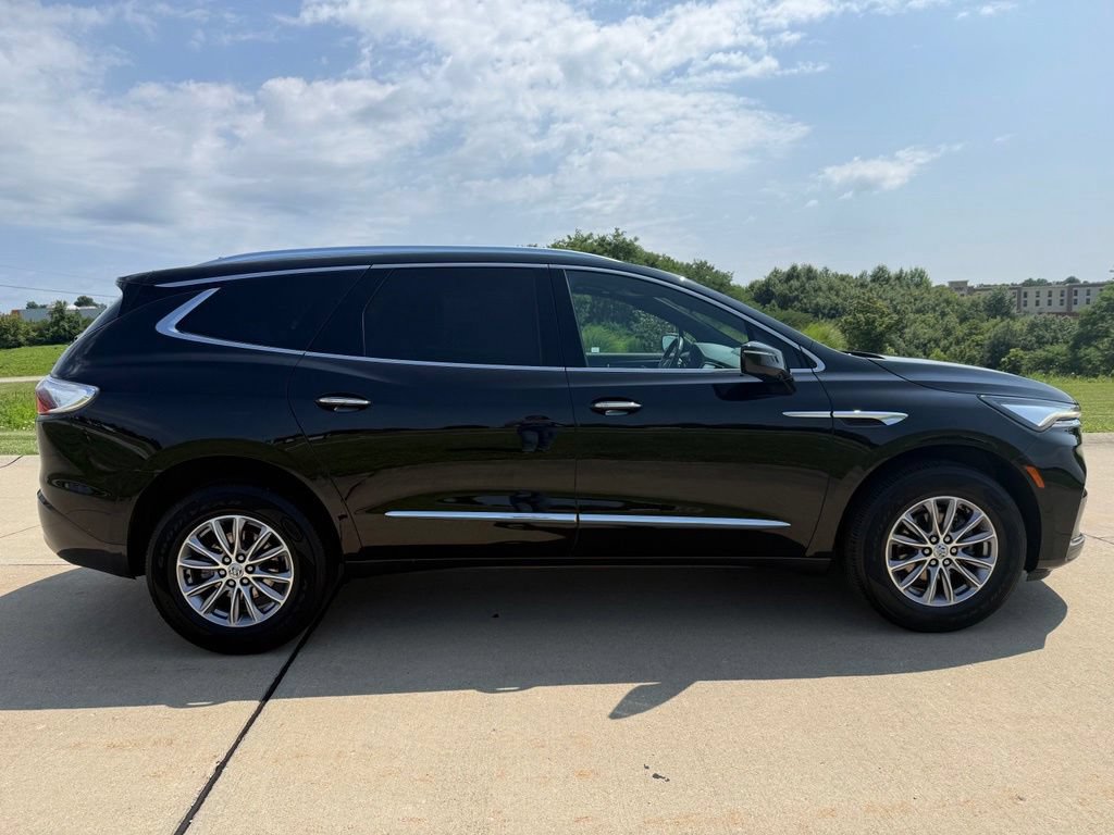 Used 2023 Buick Enclave Essence w/ Trailering Package, 5000 lbs. FWD image 2