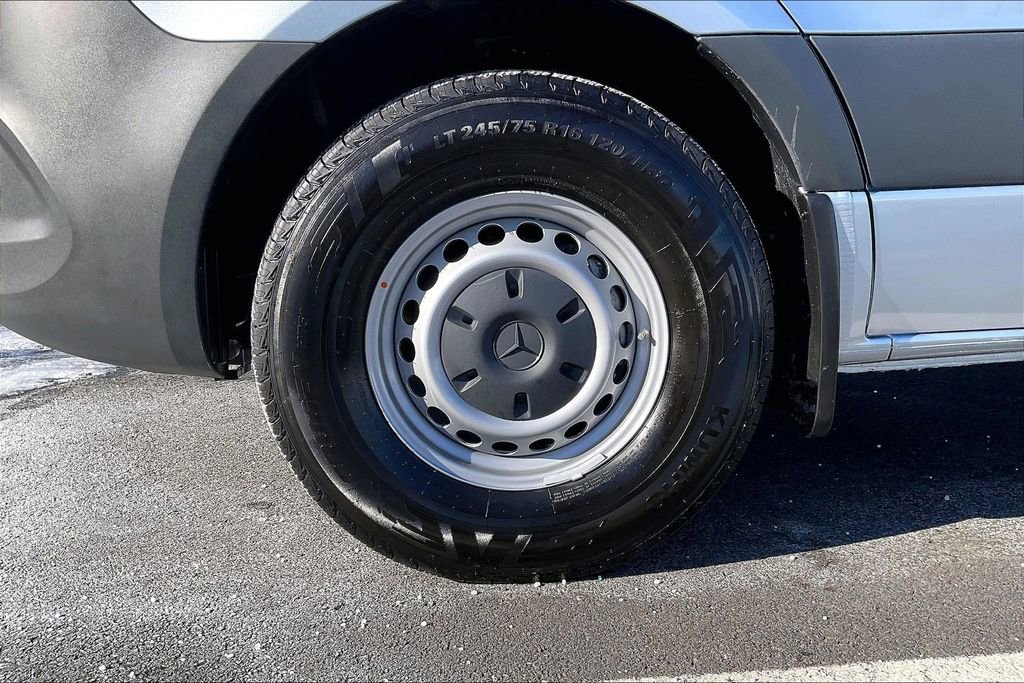 Used 2025 Mercedes-Benz Sprinter 2500 image 8