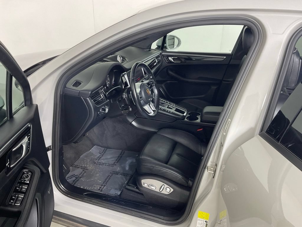 Used 2021 Porsche Macan AWD/4WD image 12