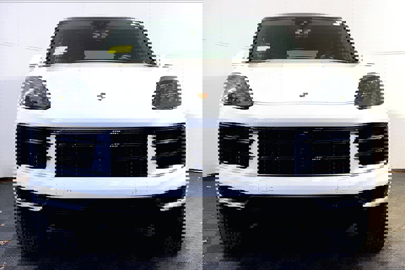 Used 2024 Porsche Cayenne Coupe image 10