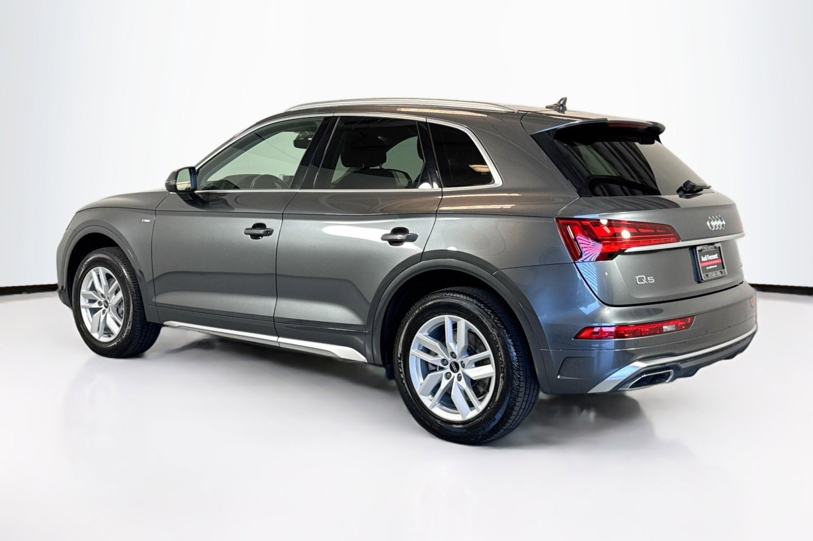 Used 2022 Audi Q5 2.0T Premium w/ Convenience Package image 7