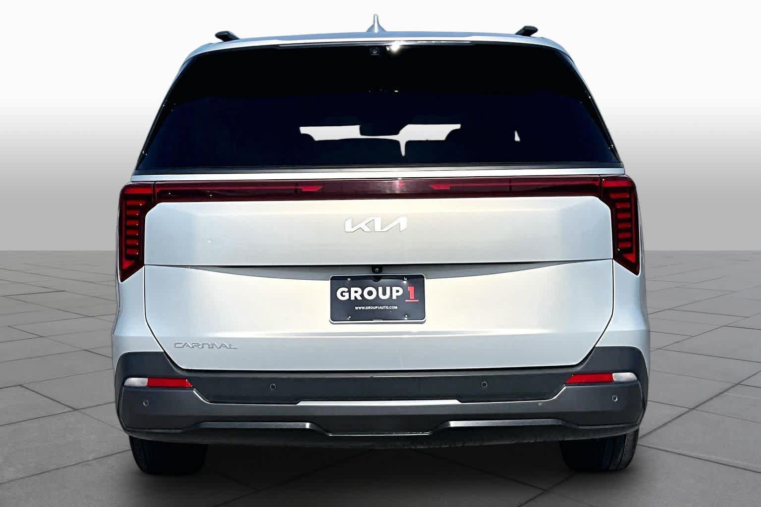 Certified 2025 Kia Carnival SX Prestige FWD image 5