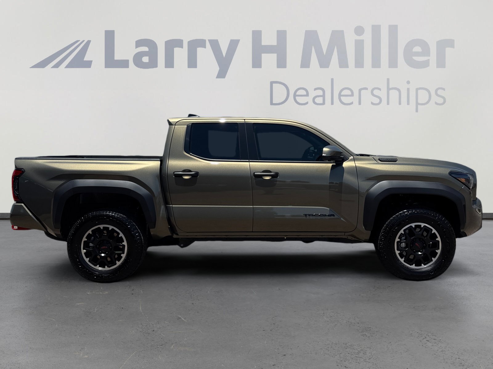Used 2026 Toyota Tacoma TRD Off-Road w/ TRD Off Road Premium Package AWD/4WD image 6