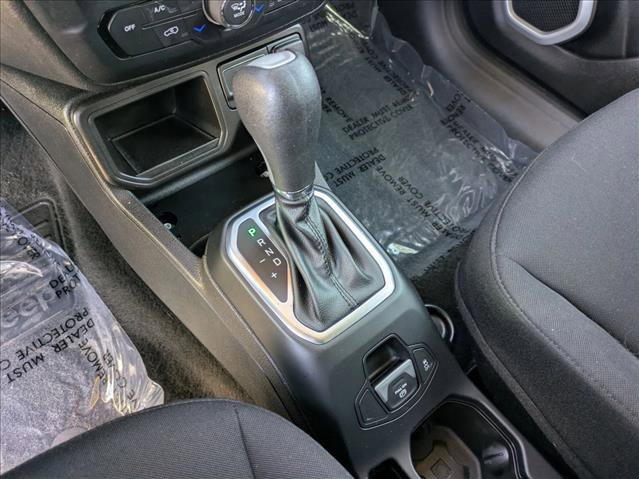 Used 2020 Jeep Renegade Latitude image 12