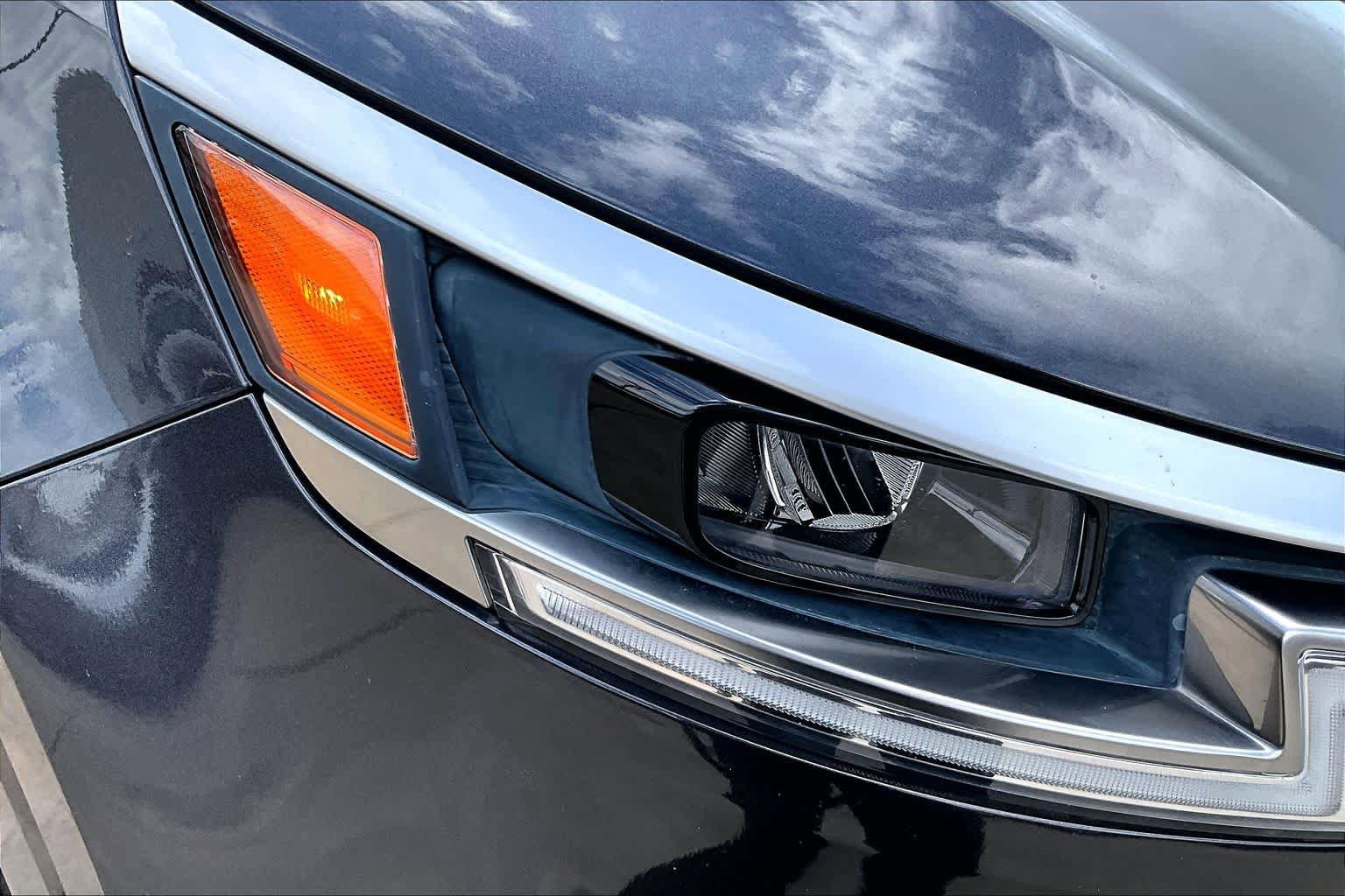 Used 2024 Kia Carnival EX FWD image 28