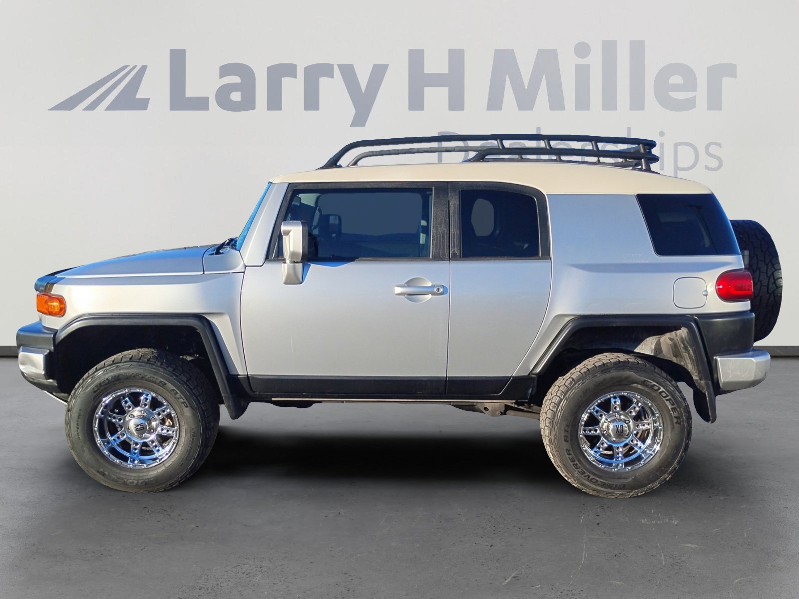 Used 2007 Toyota FJ Cruiser 4WD image 2