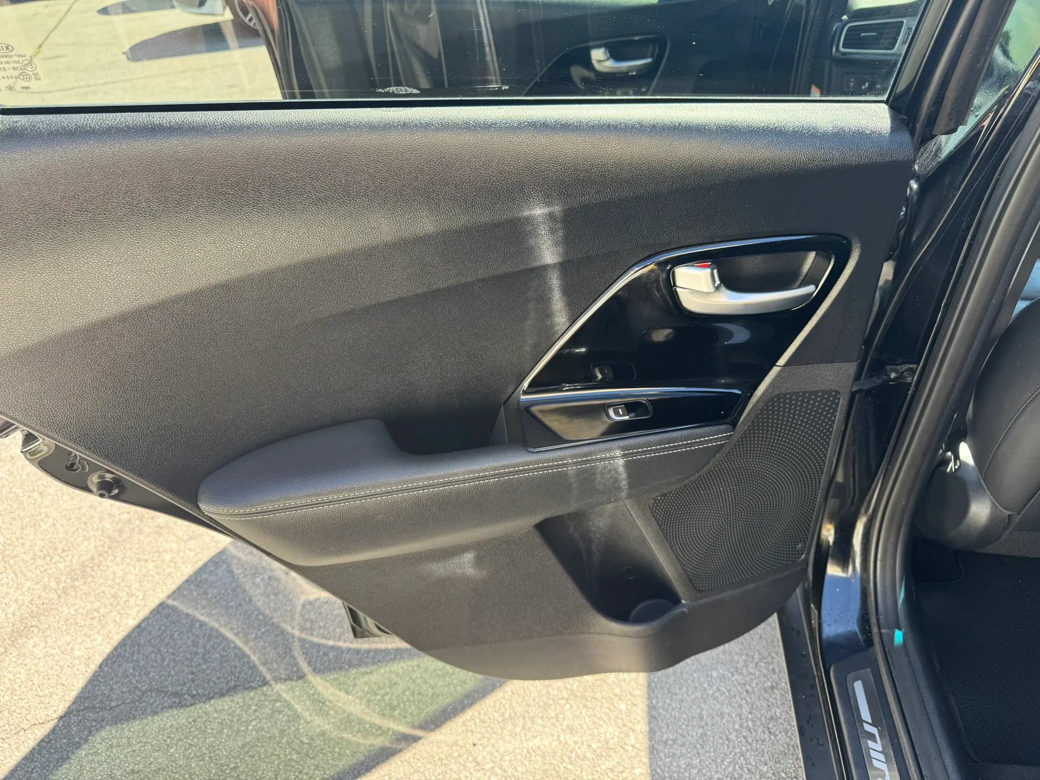 Used 2019 Kia Niro Touring FWD image 18