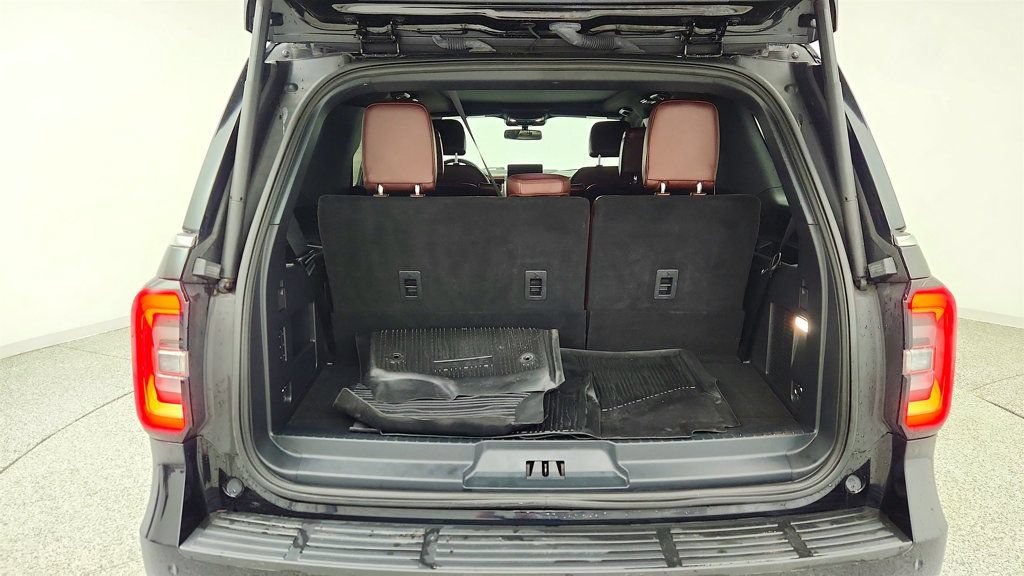 Used 2023 Ford Expedition Limited AWD/4WD image 23