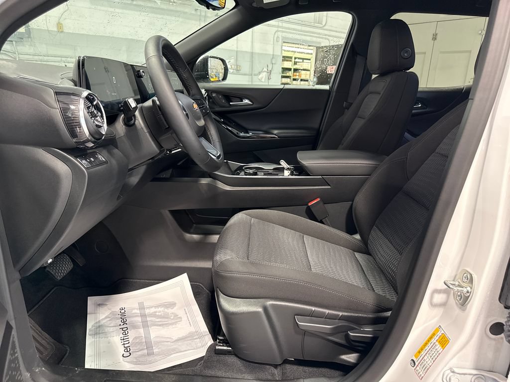 New 2026 Chevrolet Equinox LT w/ Safety and Technology Package FWD image 29