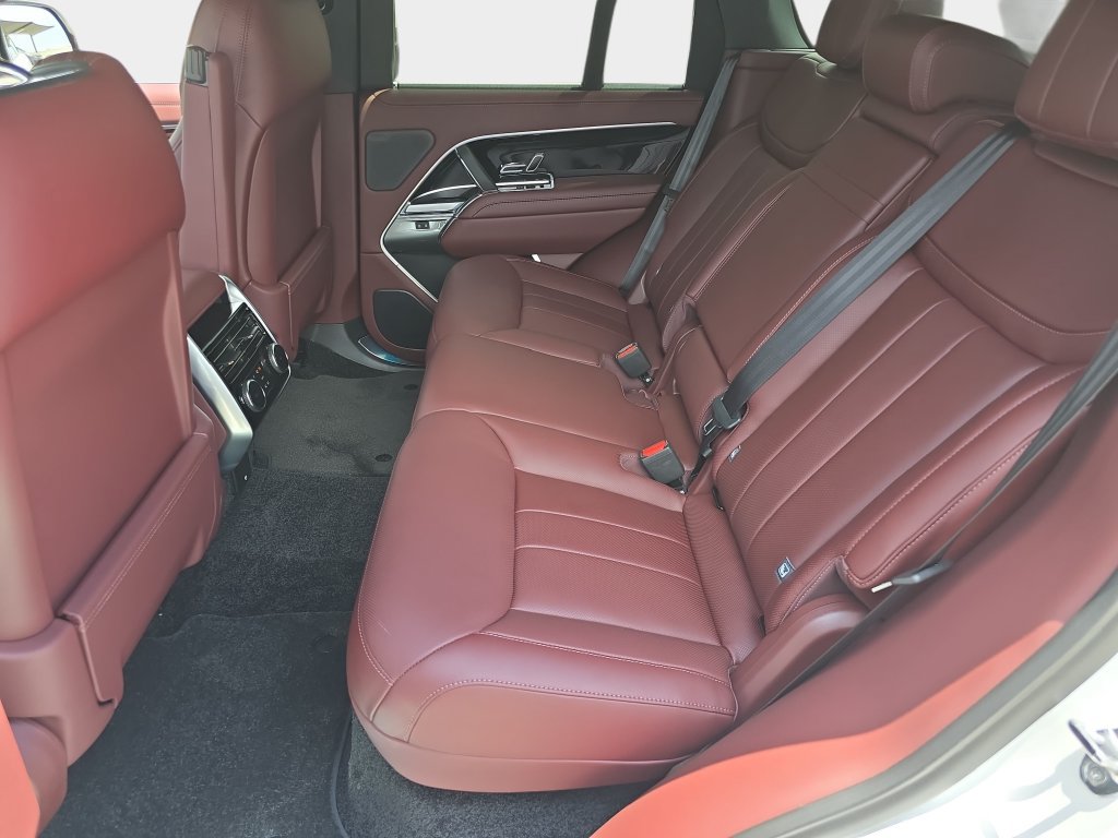 New 2026 Land Rover Range Rover SE AWD/4WD image 16