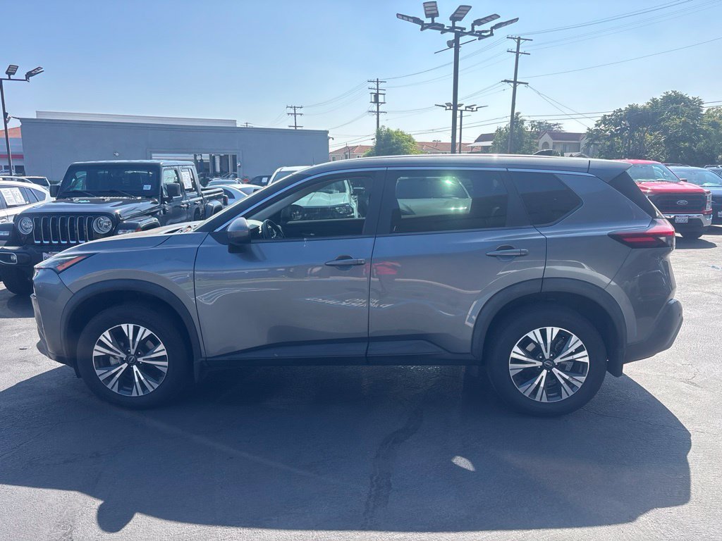 Used 2023 Nissan Rogue SV FWD image 7