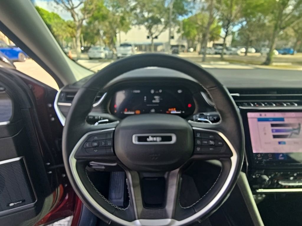 Used 2021 Jeep Grand Cherokee L Limited image 17