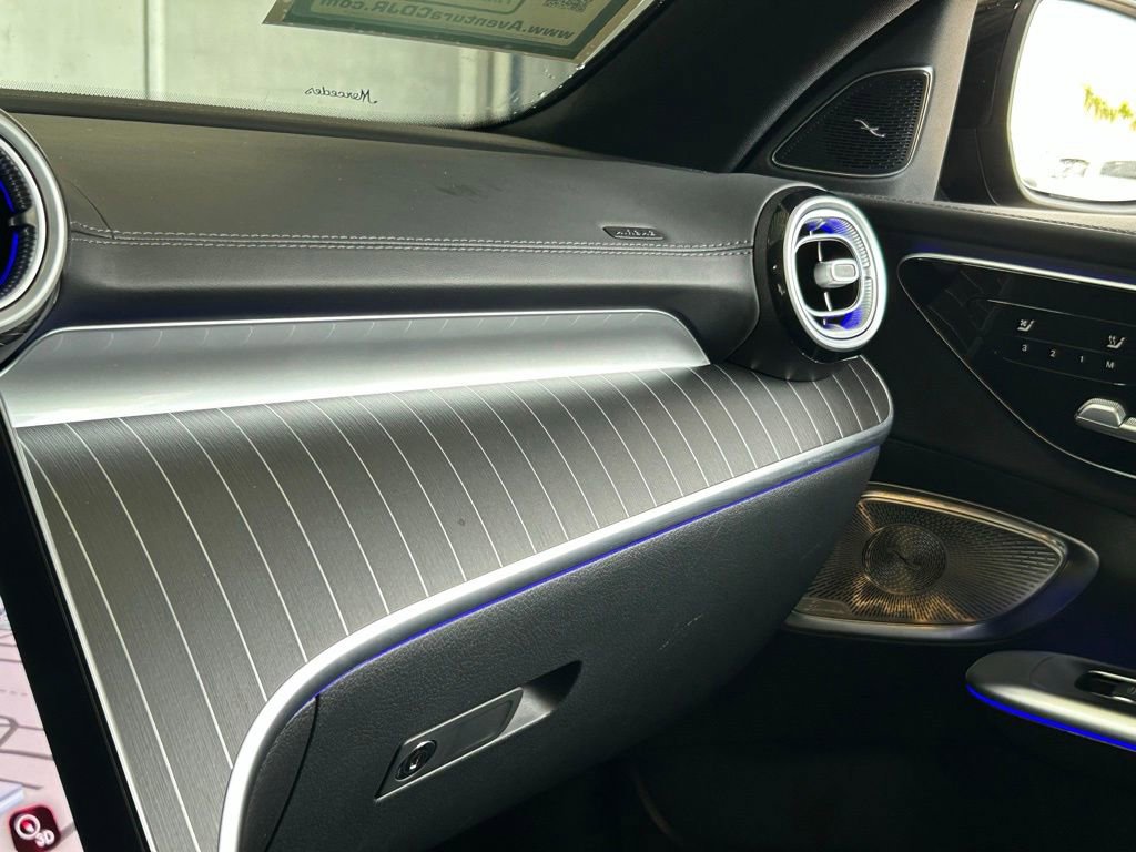 Used 2025 Mercedes-Benz C 300 4MATIC Sedan image 27