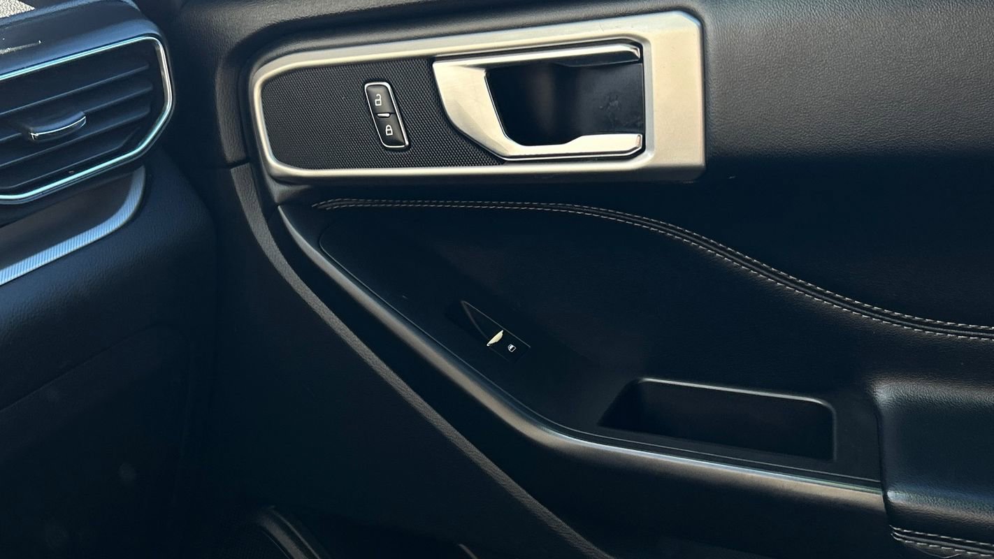 Used 2020 Ford Explorer XLT w/ Equipment Group 202A image 35