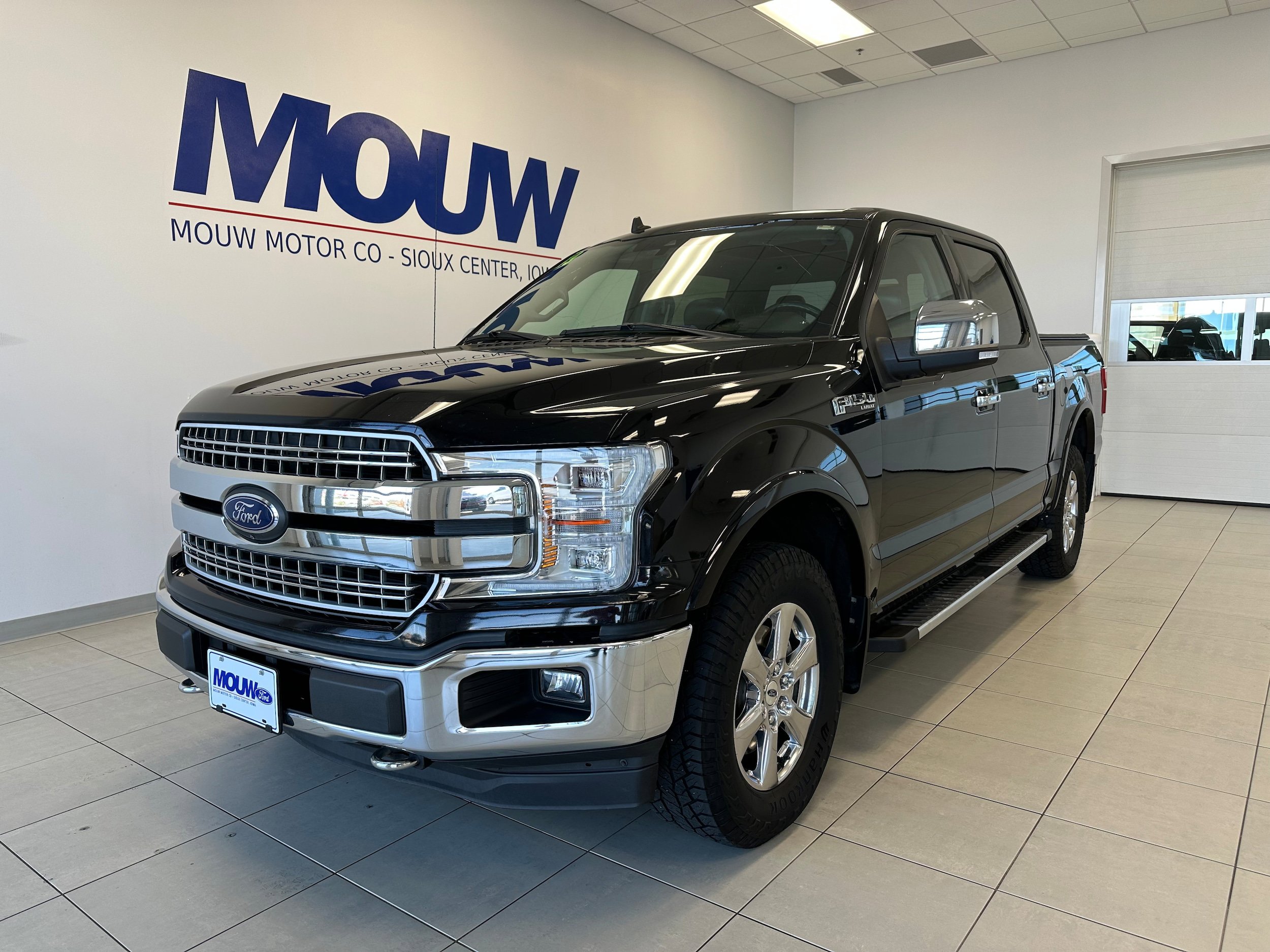 Used 2019 Ford F150 Lariat w/ Equipment Group 502A Luxury AWD/4WD image 2
