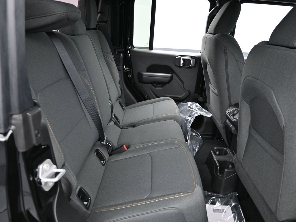 New 2025 Jeep Gladiator Sport image 17