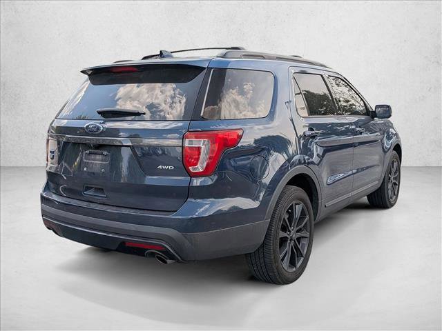 Used 2017 Ford Explorer XLT w/ Equipment Group 202A AWD/4WD image 5