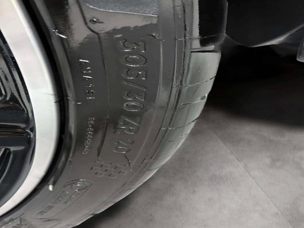 Used 2024 Chevrolet Corvette Stingray Convertible w/ Z51 Performance Package image 24