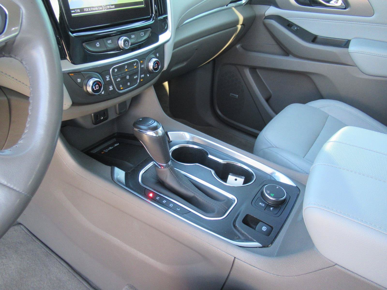 Used 2019 Chevrolet Traverse Premier w/ Driver Confidence II Package FWD image 16