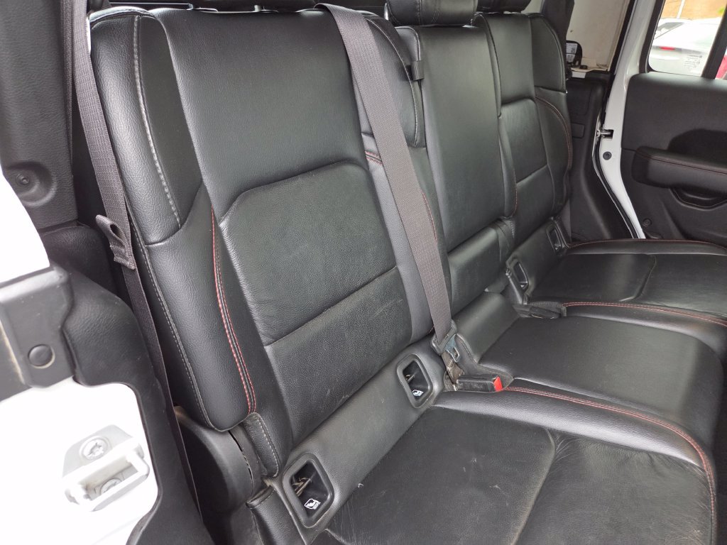 Used 2020 Jeep Gladiator Rubicon w/ Advanced Safety Group AWD/4WD image 27