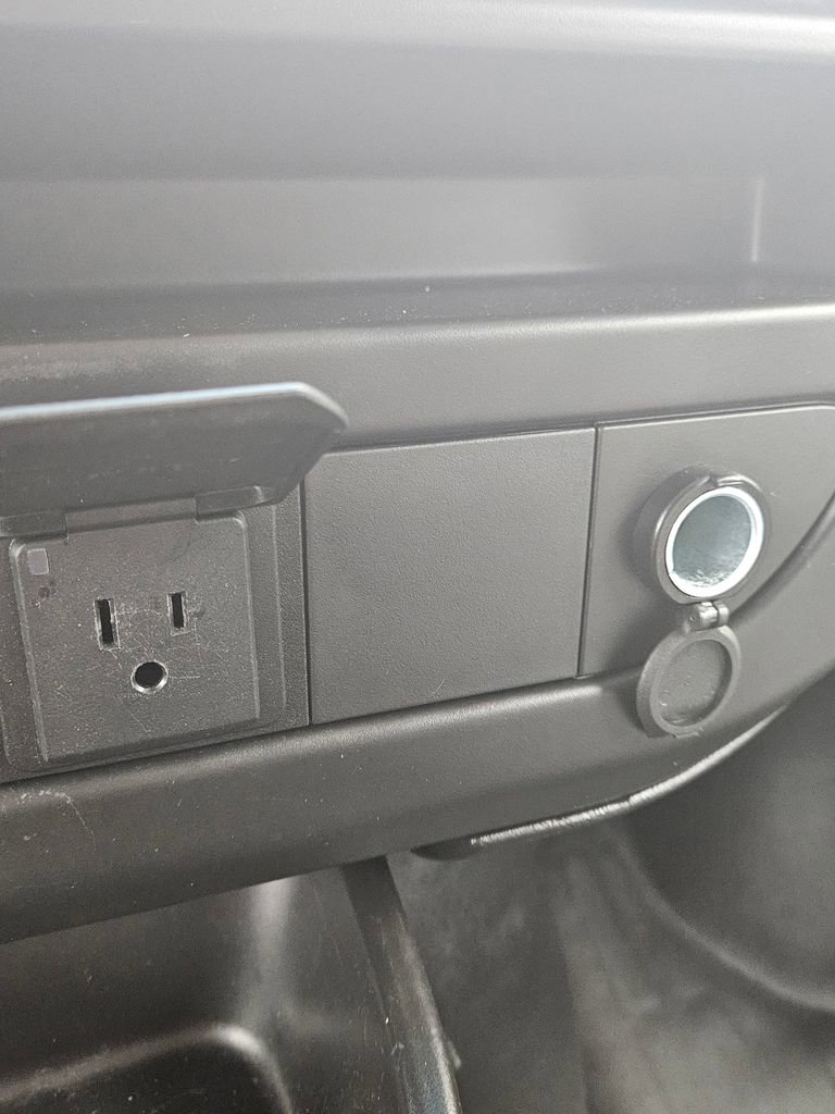 Used 2021 Chevrolet Express 2500 RWD image 18