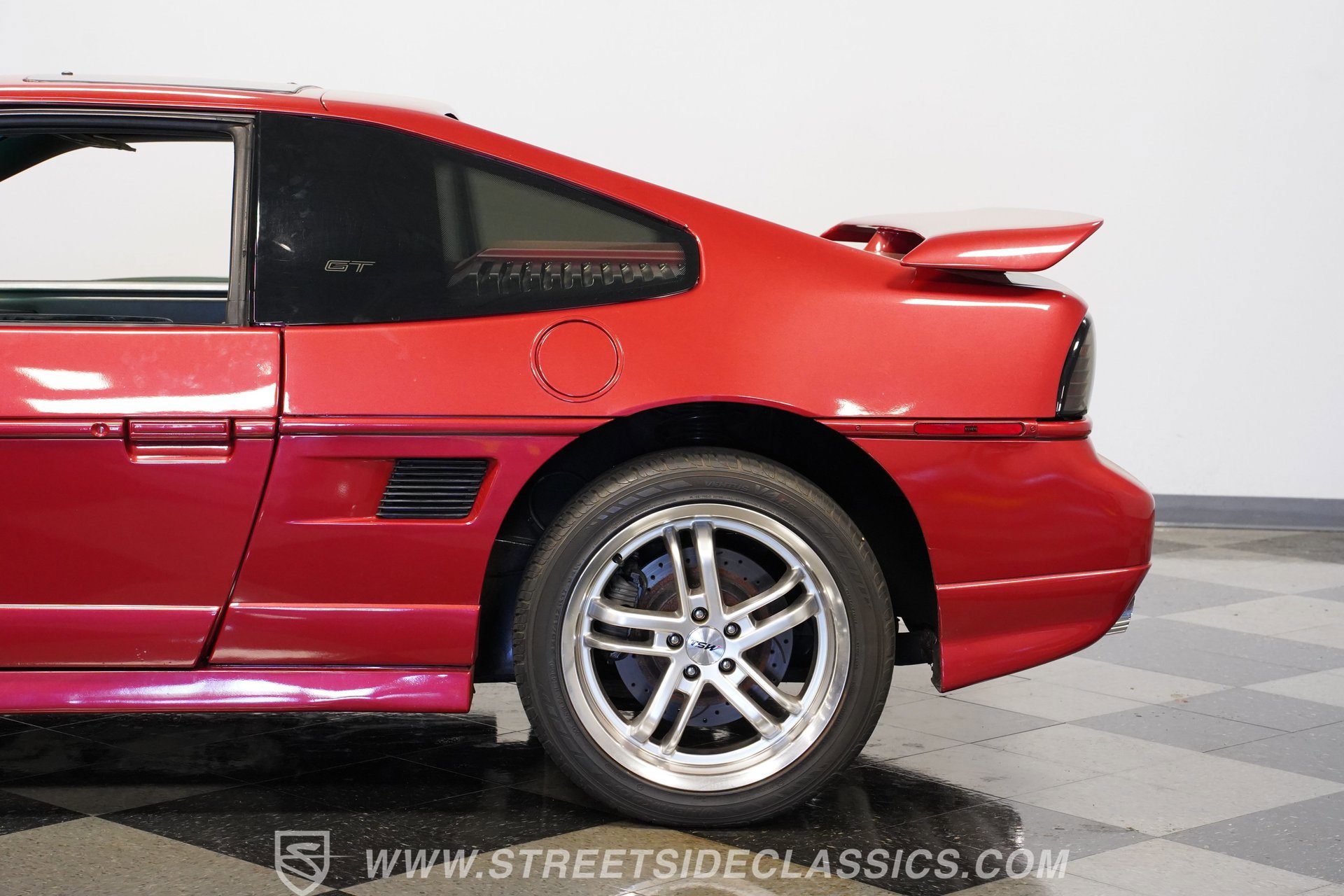 Used 1987 Pontiac Fiero GT RWD image 25