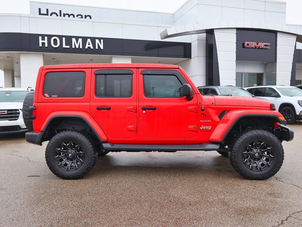 Used 2018 Jeep Wrangler Unlimited Sahara image 2