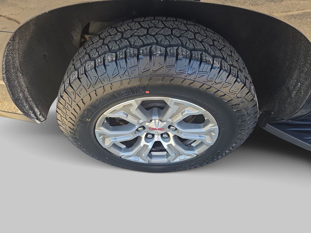 Used 2024 GMC Yukon SLE AWD/4WD image 34